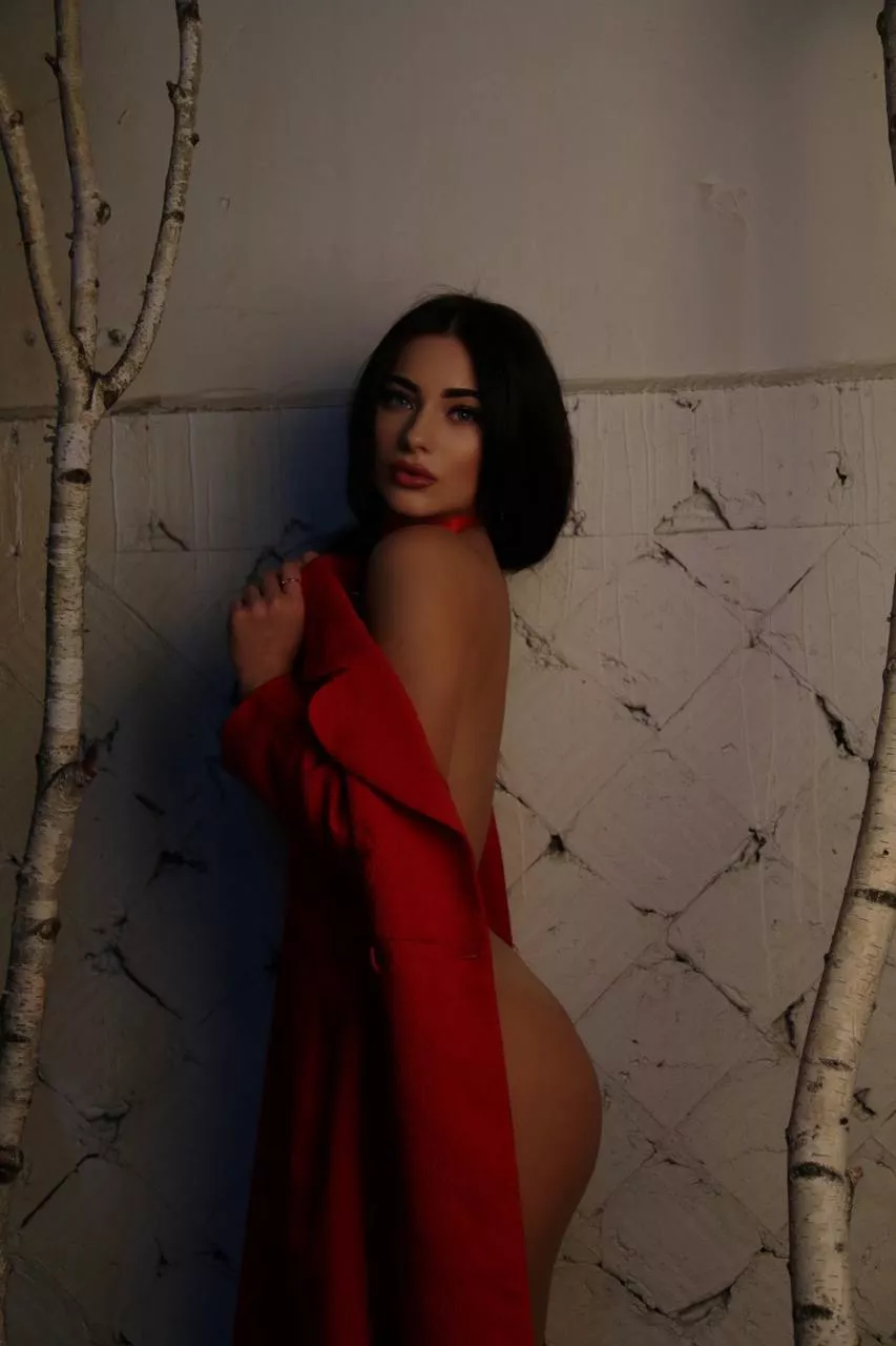 should i drop off my red coat so you can see how good am i?[STBA]