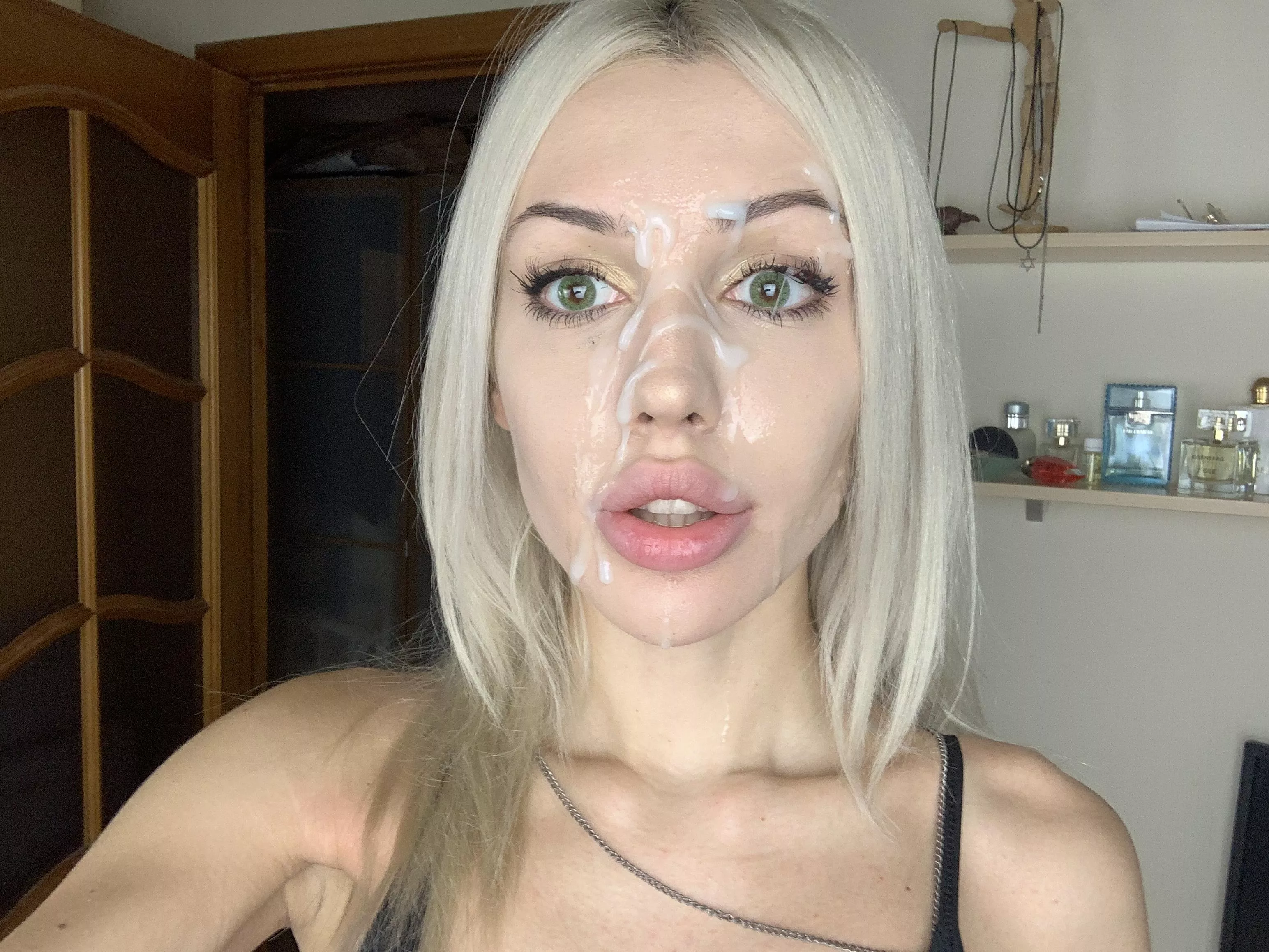 Someone said I look pretty with cum on my face, is it true? ;3
