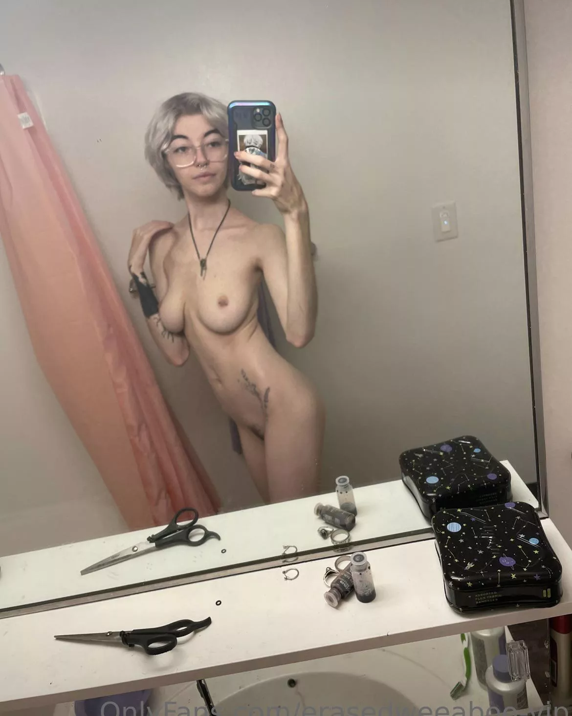 Toned my hair now what color should I do and what style of dye job😈