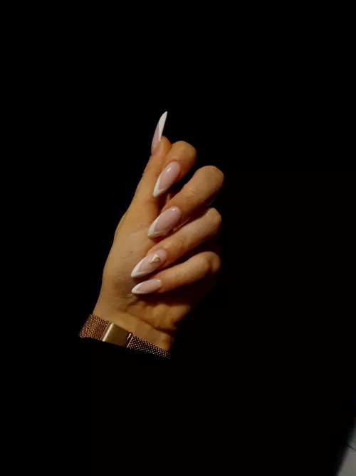 who love French manicure