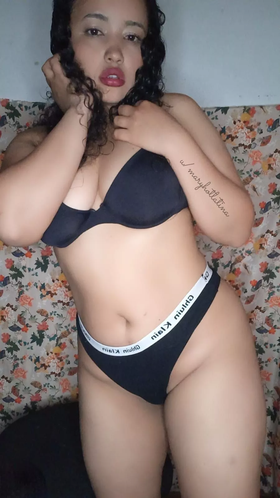 Would you come home soon if I teased you with hot photos?