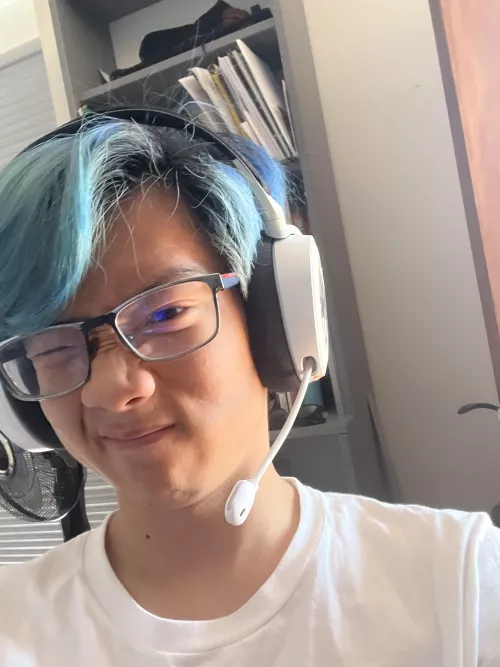 18 friends dms open bored af lol. Ohh and from nyc