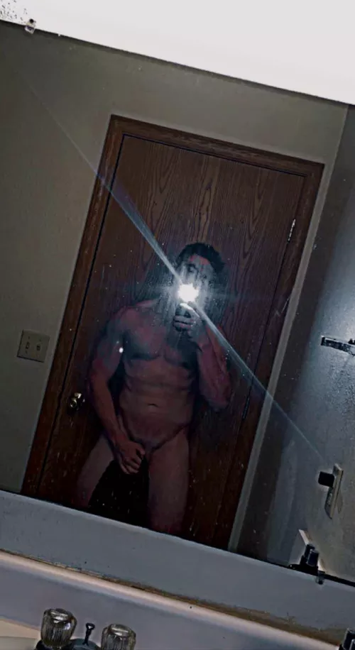 21(M) 3 weeks into a bulk and up 15lbs. Any opinions?