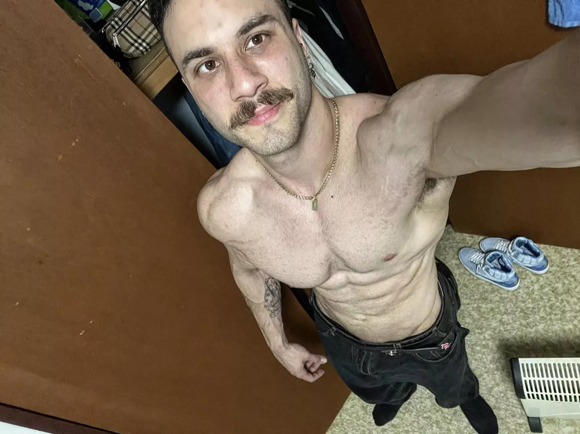 24, thought I’d keep it PG tonight. Check out my profile to see more 👀