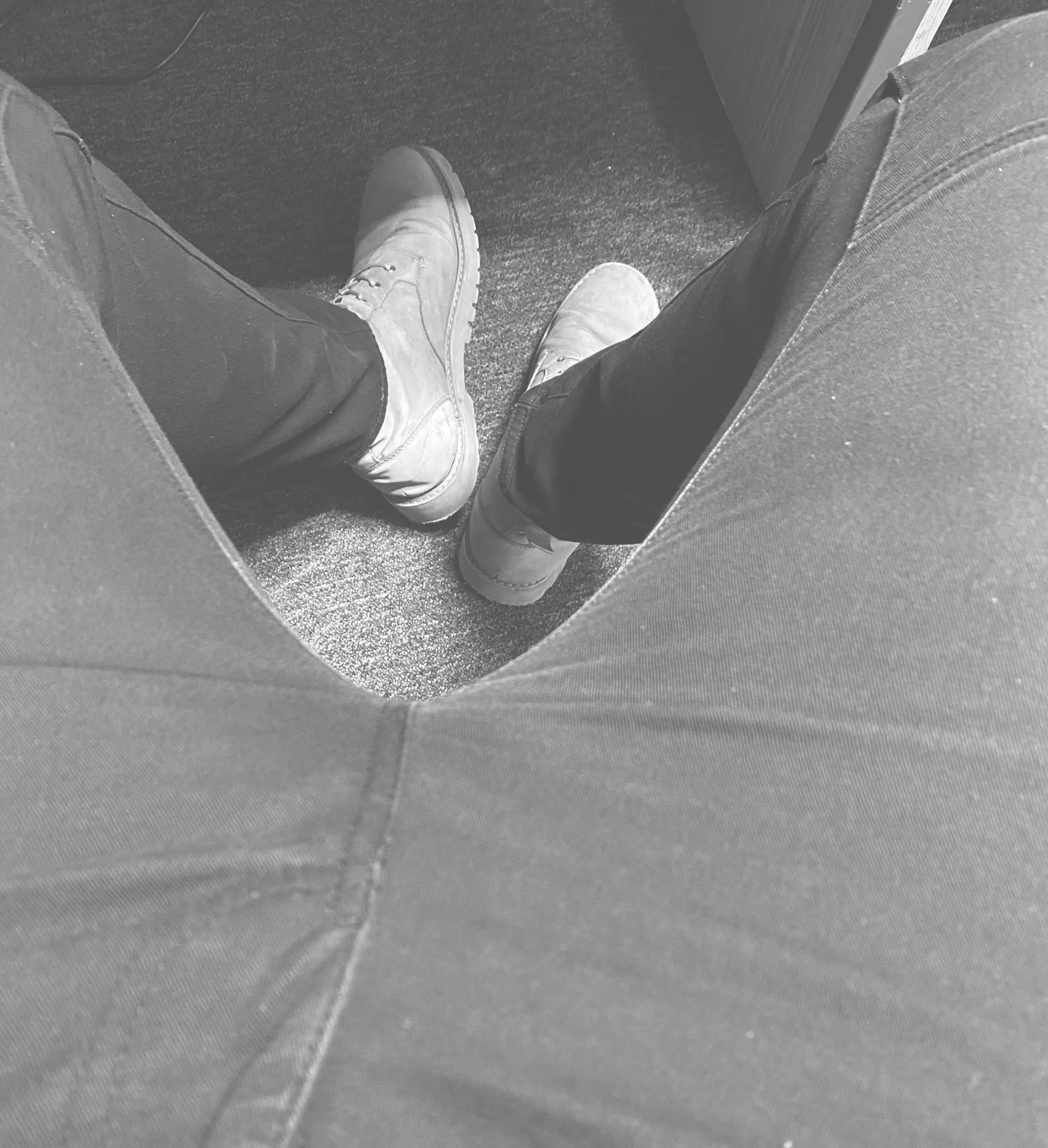 25 m uk. Looking for a chill Dom top for possible meets. Dm me or add my snap: Adam_j312 be from the uk, older than me, hairy, dad bod 😍