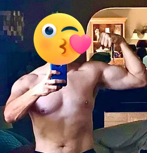 (45) I got pissed and deleted everything this week after getting harassed (your pics are photo shopped, you are younger, that’s not you in those pics). Which is ironic considering my body and my dick legit don’t look that great😂 anyway, I’m back