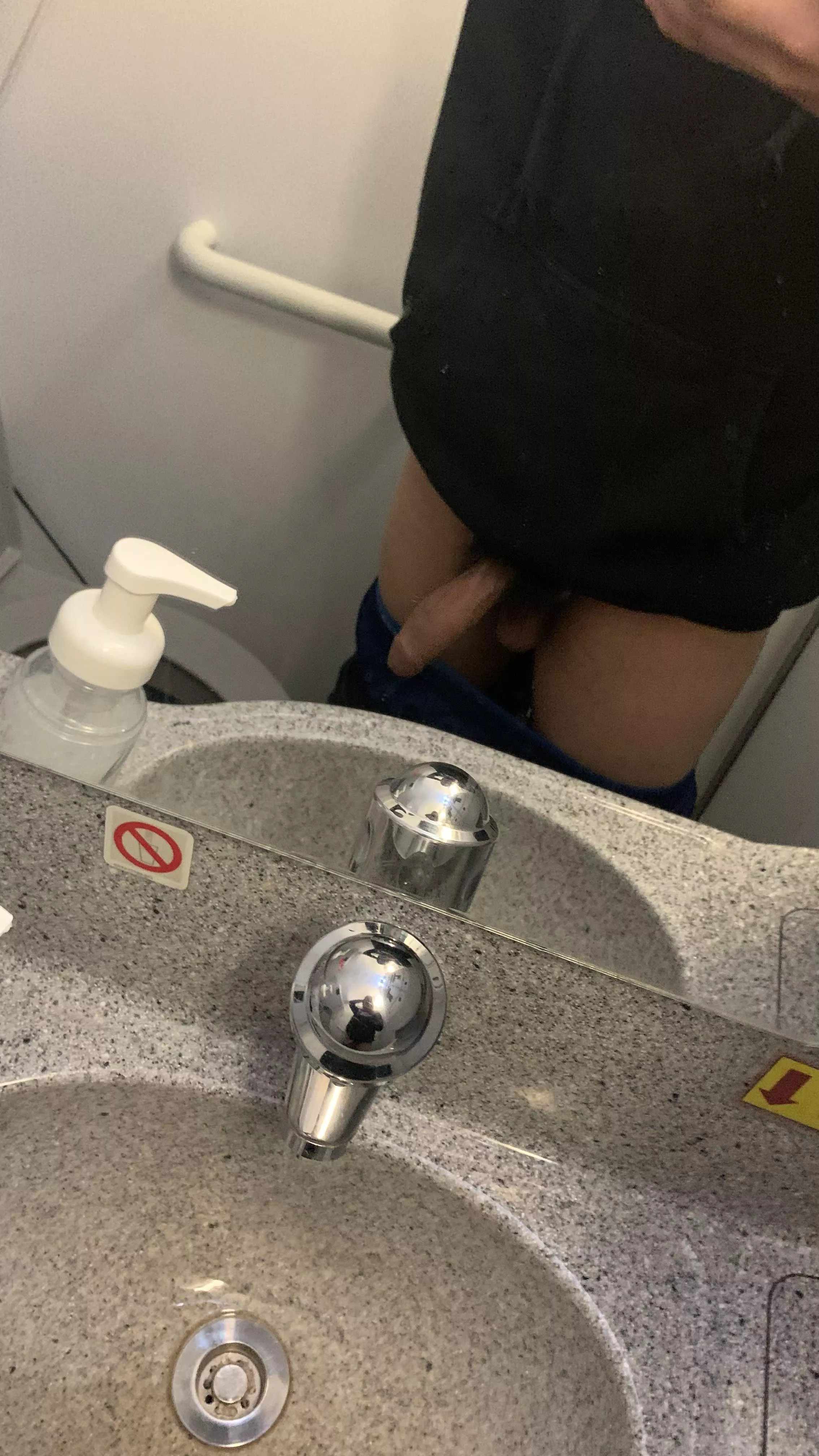 Always wanted to jerk off in a plane I was so horny I wish someone opened the door on me 😫