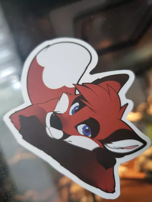 Anybody Recognize this artist? I was gifted a Stickerpack of foxes a year ago and i recently found this one.
