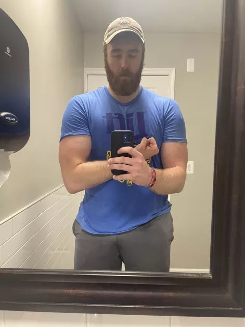 Anyone wanna get a pump with me? Newly out as bi at the age of 28.