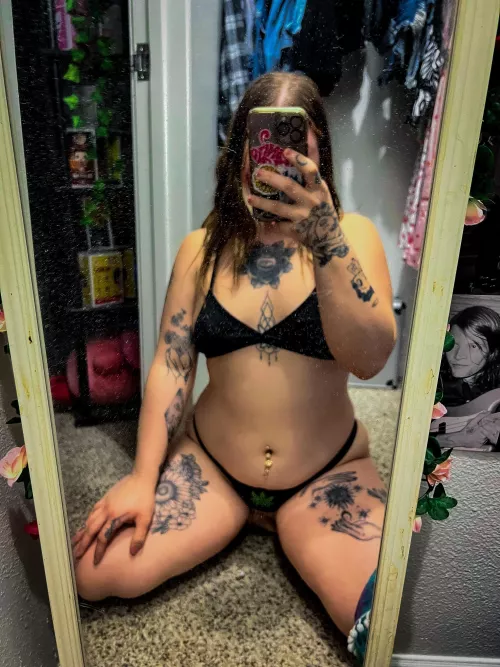 Cum get a taste of me 😈 OF in bio or msg me for content $$ 👀