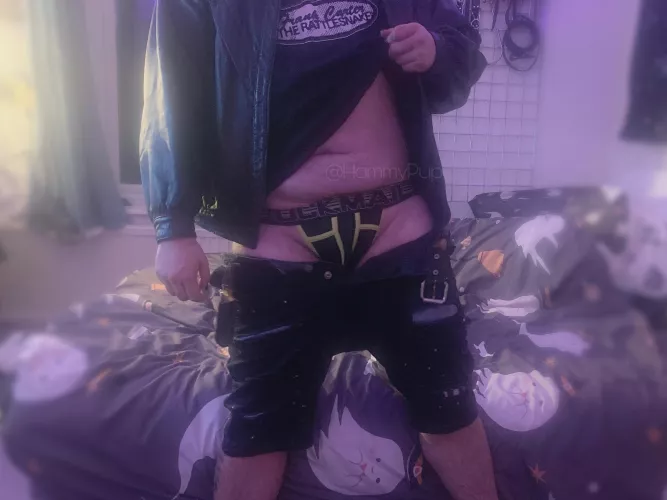 Don’t you think i good I look in a jockstrap? Yeah? Take it off then >:)