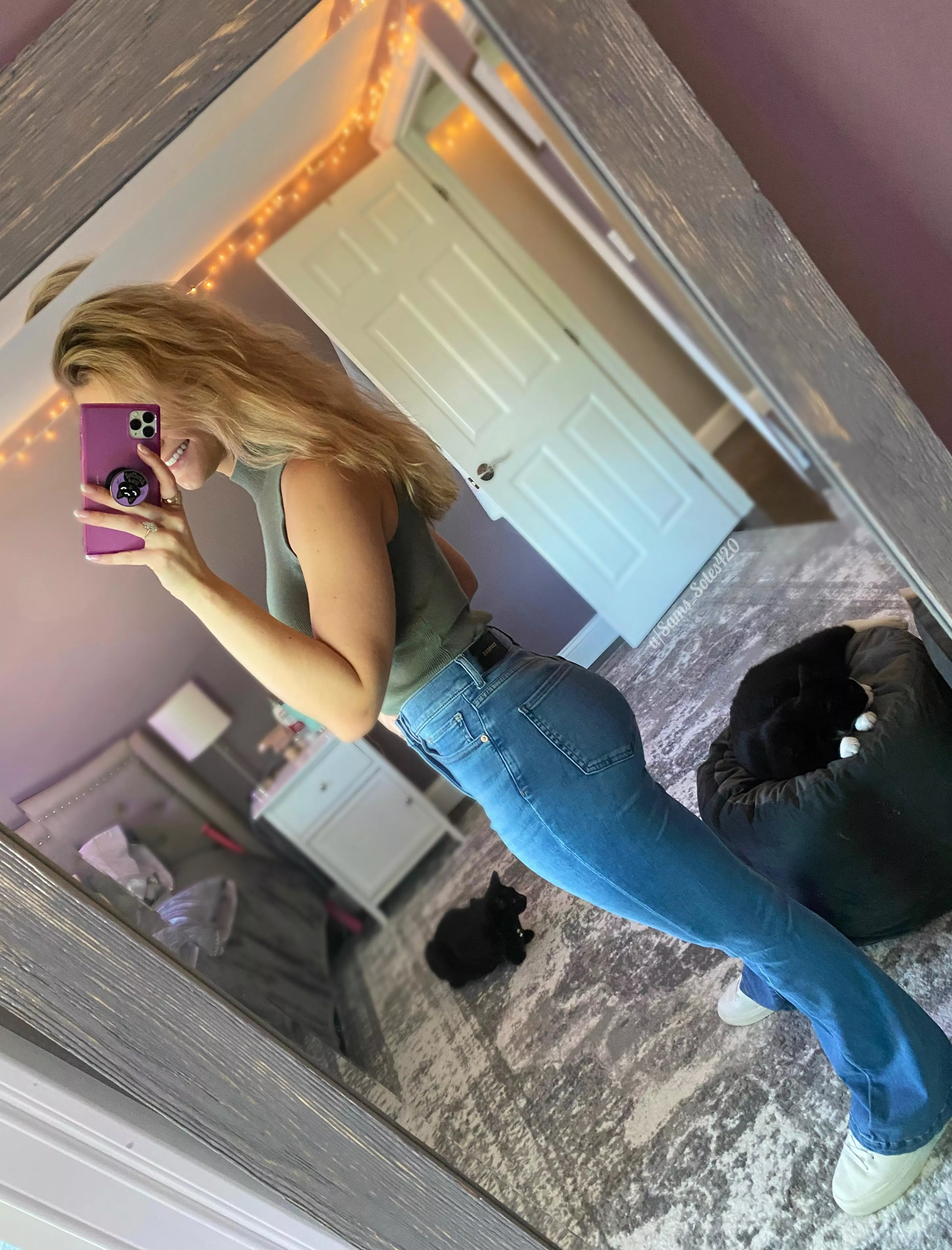 Fall time is perfect for blue jeans!