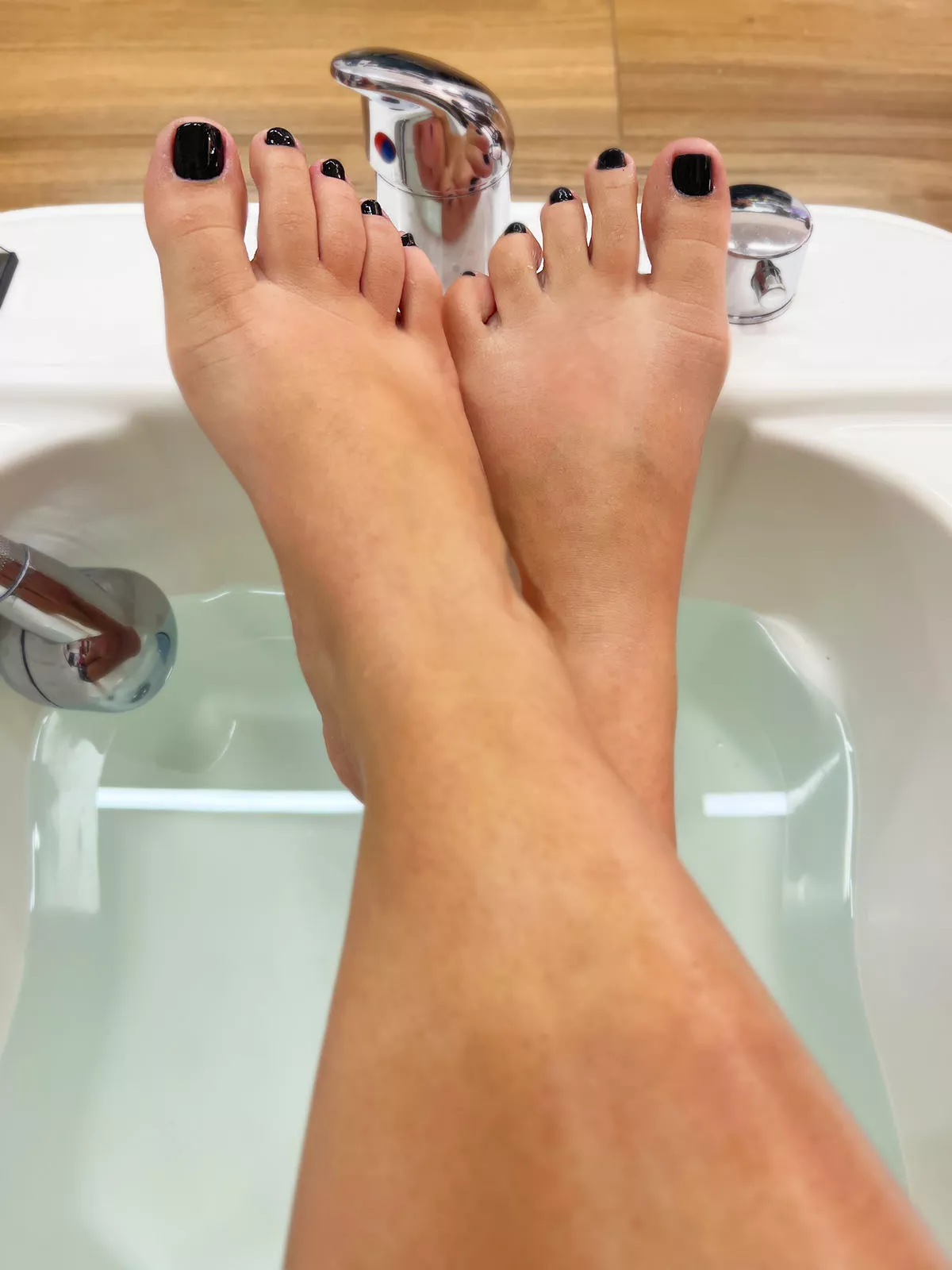 First time using black nail polish on my feet, does it work?