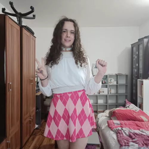 Happy Femboy Friday, hope at least someone like thick femboys <3