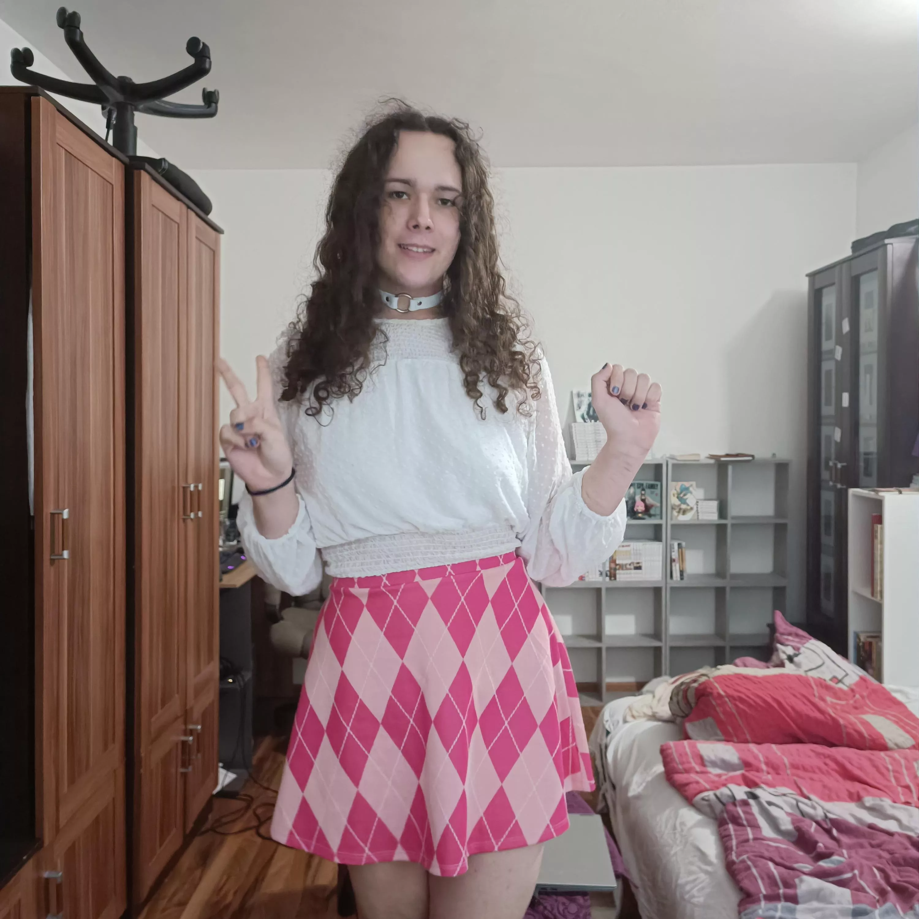 Happy Femboy Friday, hope at least someone like thick femboys <3