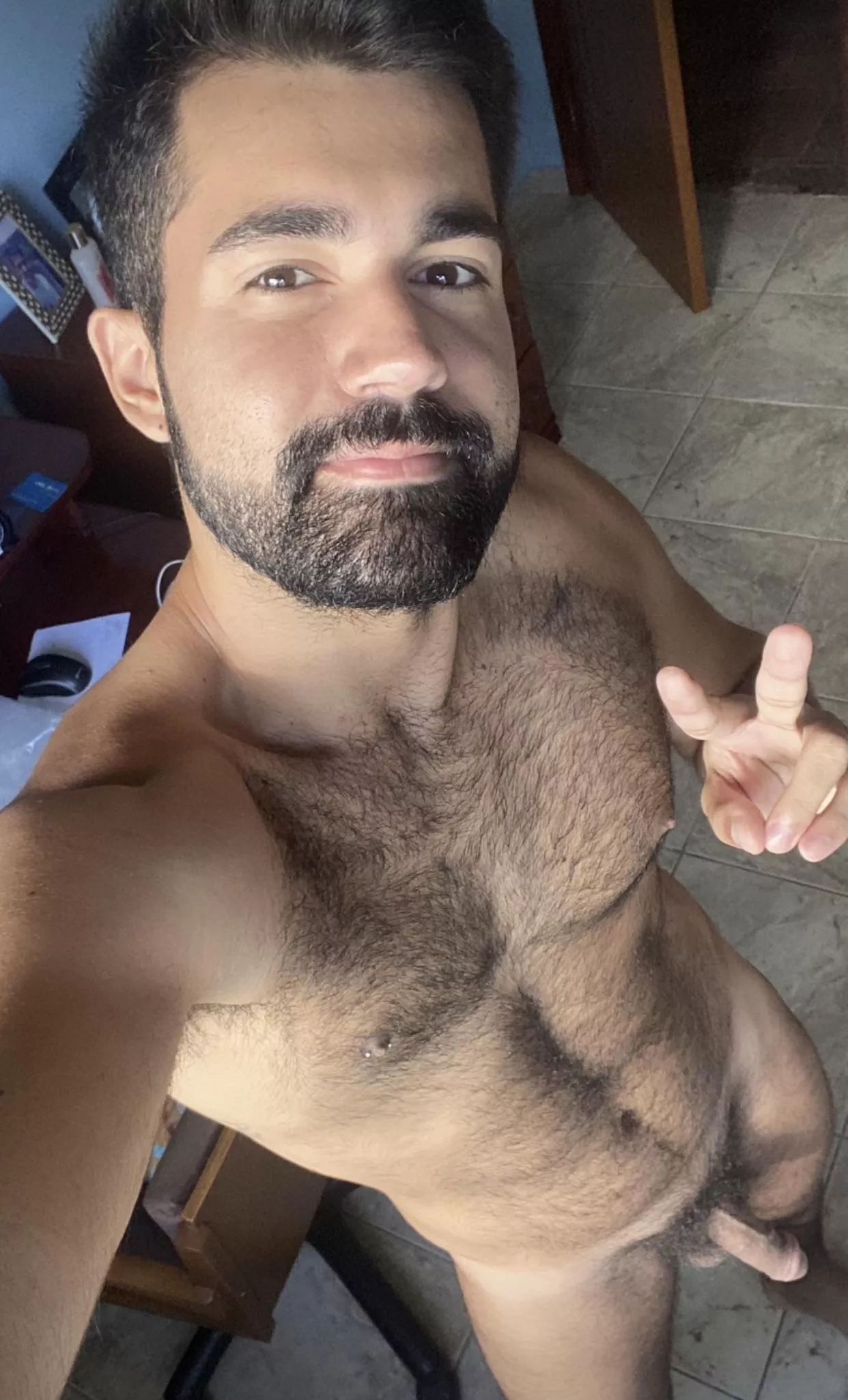 Hey all, have a great Friday! I woke up now so horny.. Can help me?