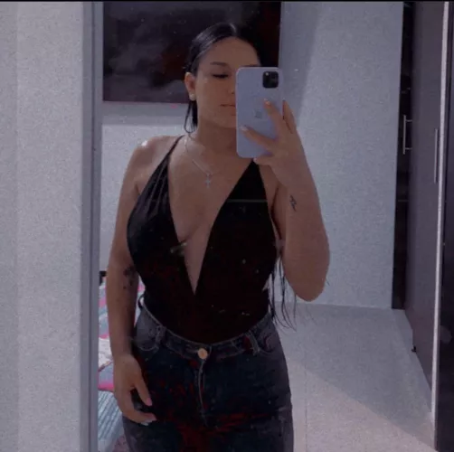 I love a mirror selfie ❤️‍🔥