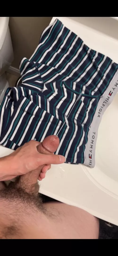 I love cumming on my bro’s underwear