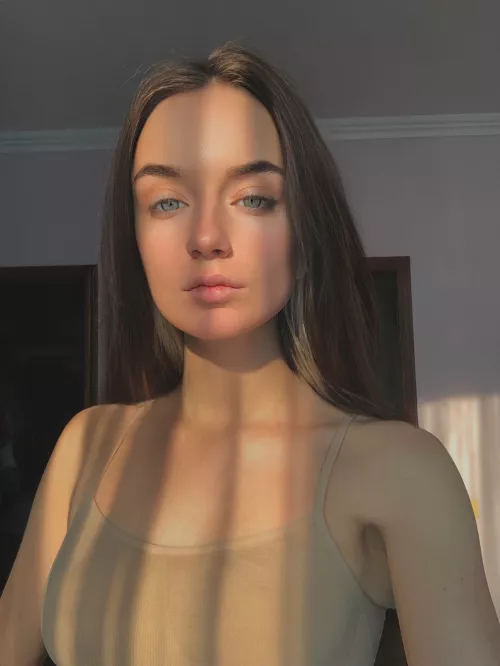 I'm 18, I like to help you cum (link to OF in the comments)