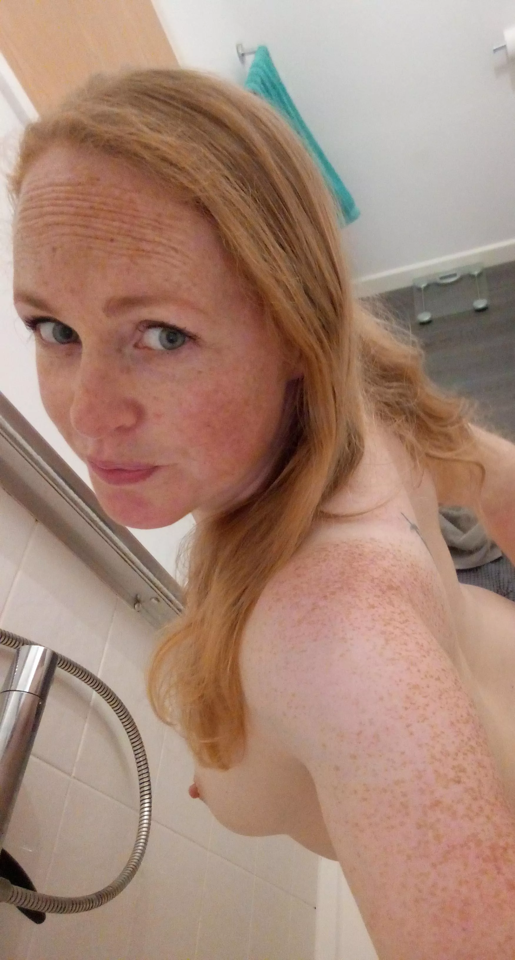 it's Friyaaay! (but I have to work late, not so yay!)