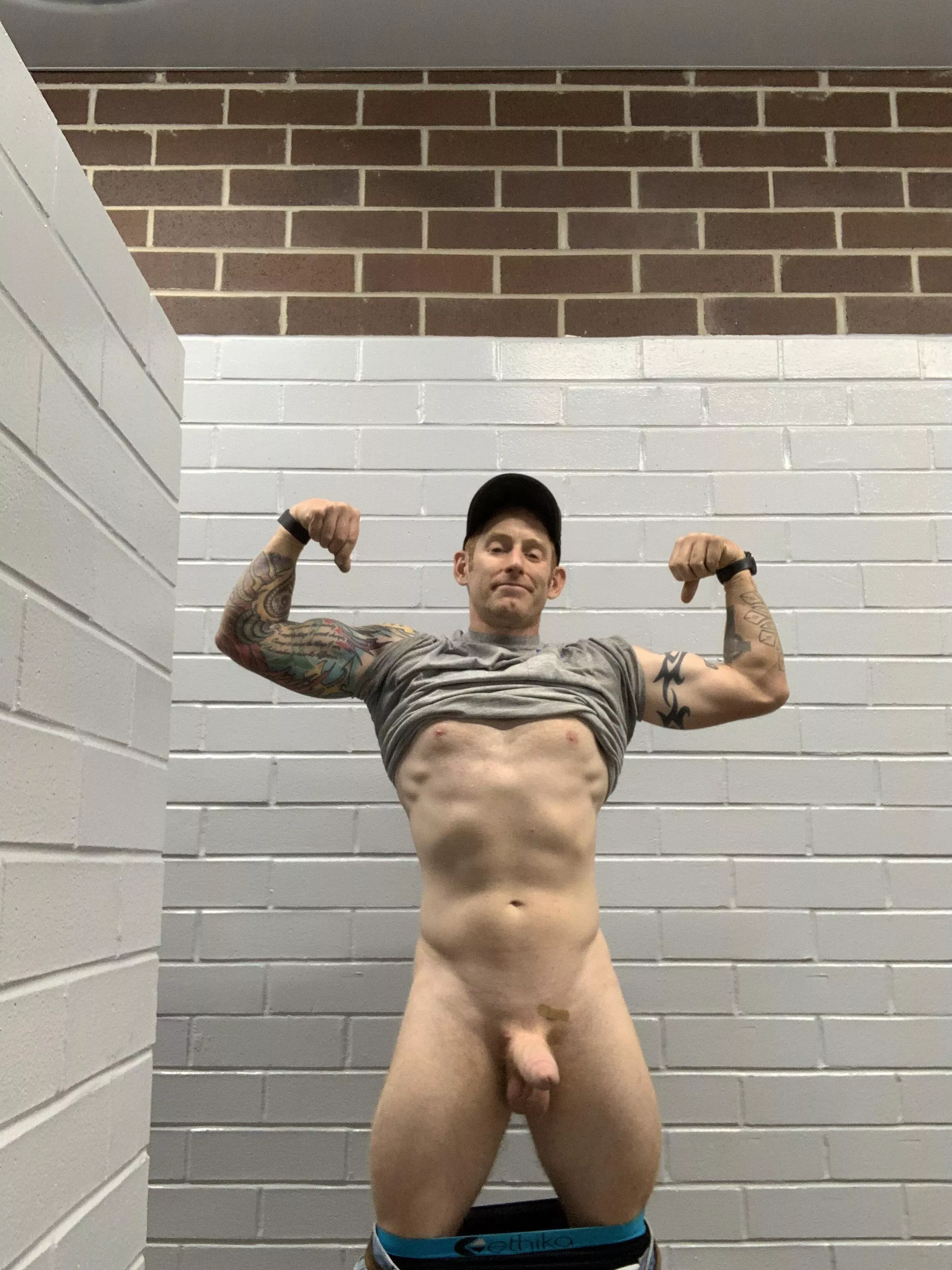 (M) What do you ladies think of the gym gains. Shoot me a message