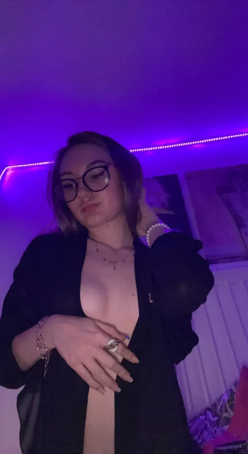 upvte for nudes😝,yes i actually do send🥰add me sc: rose13t