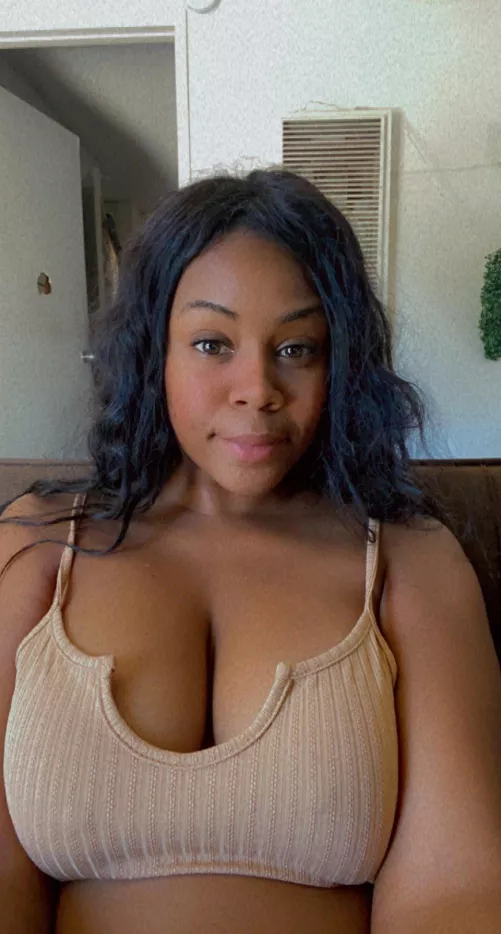 Who’s no limits n….r bitch could I be this late night ? 😽 kik: yayasonasty