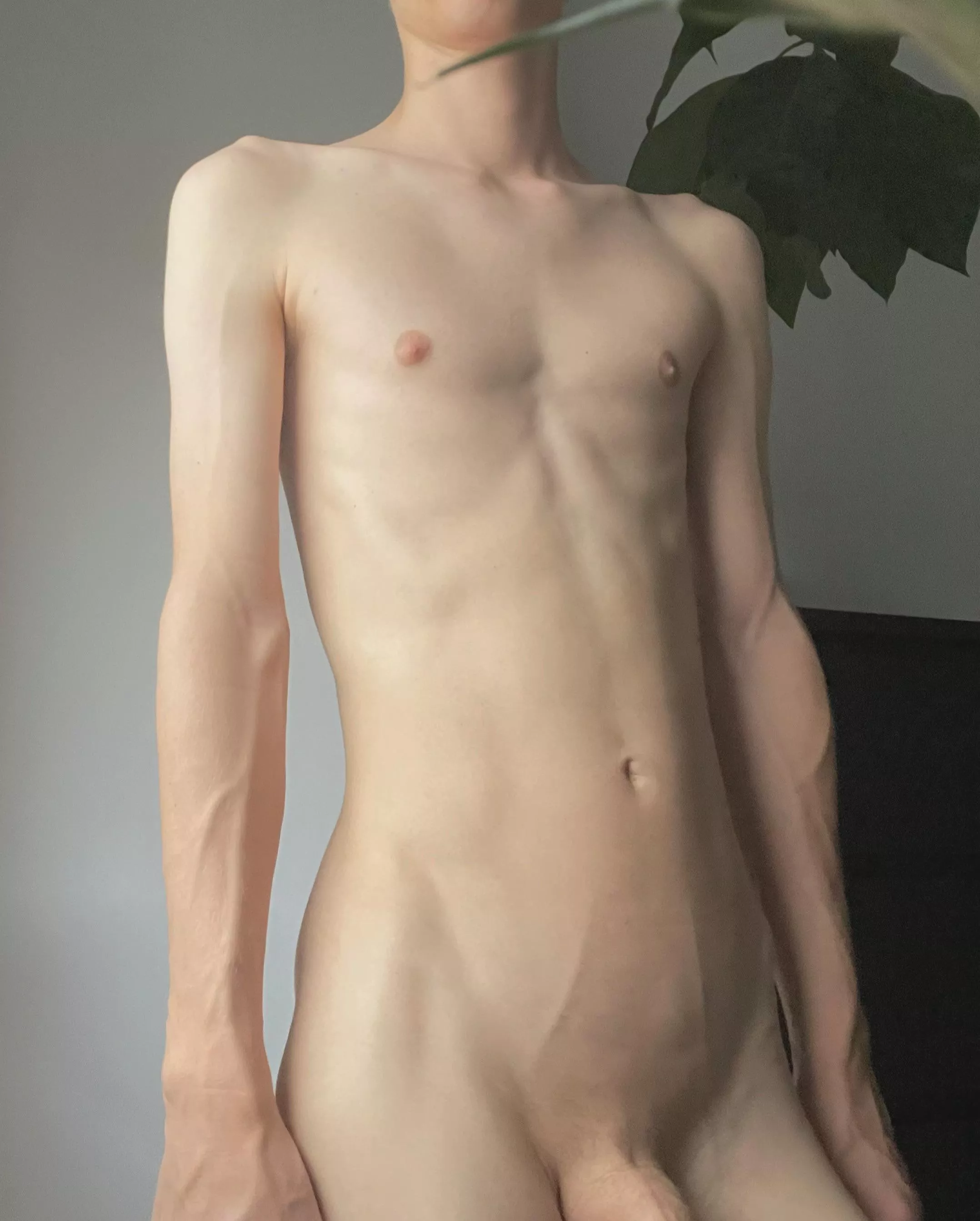 Being naked makes me happy ☺️