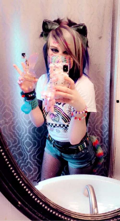 brought out my inner scene queen for anime convention 💖💖💖