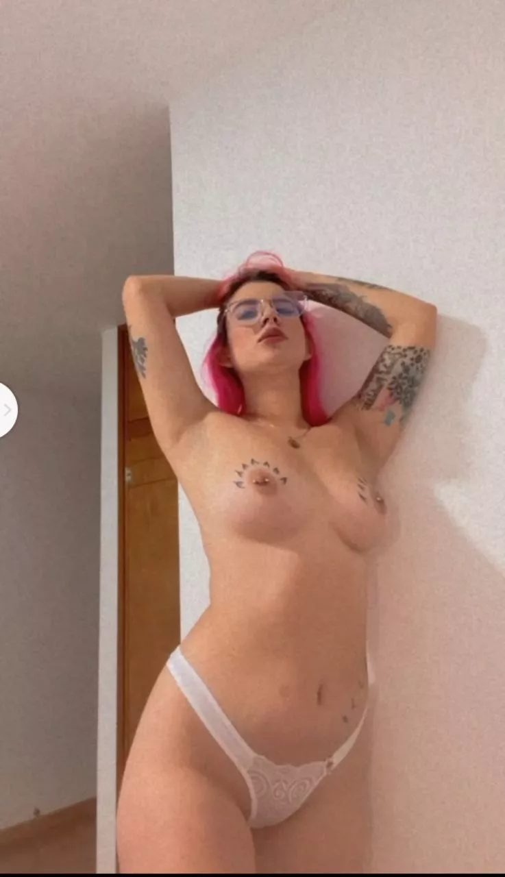 Can my tiny body make you hard ? (Extra points if you’re at work 🙈)