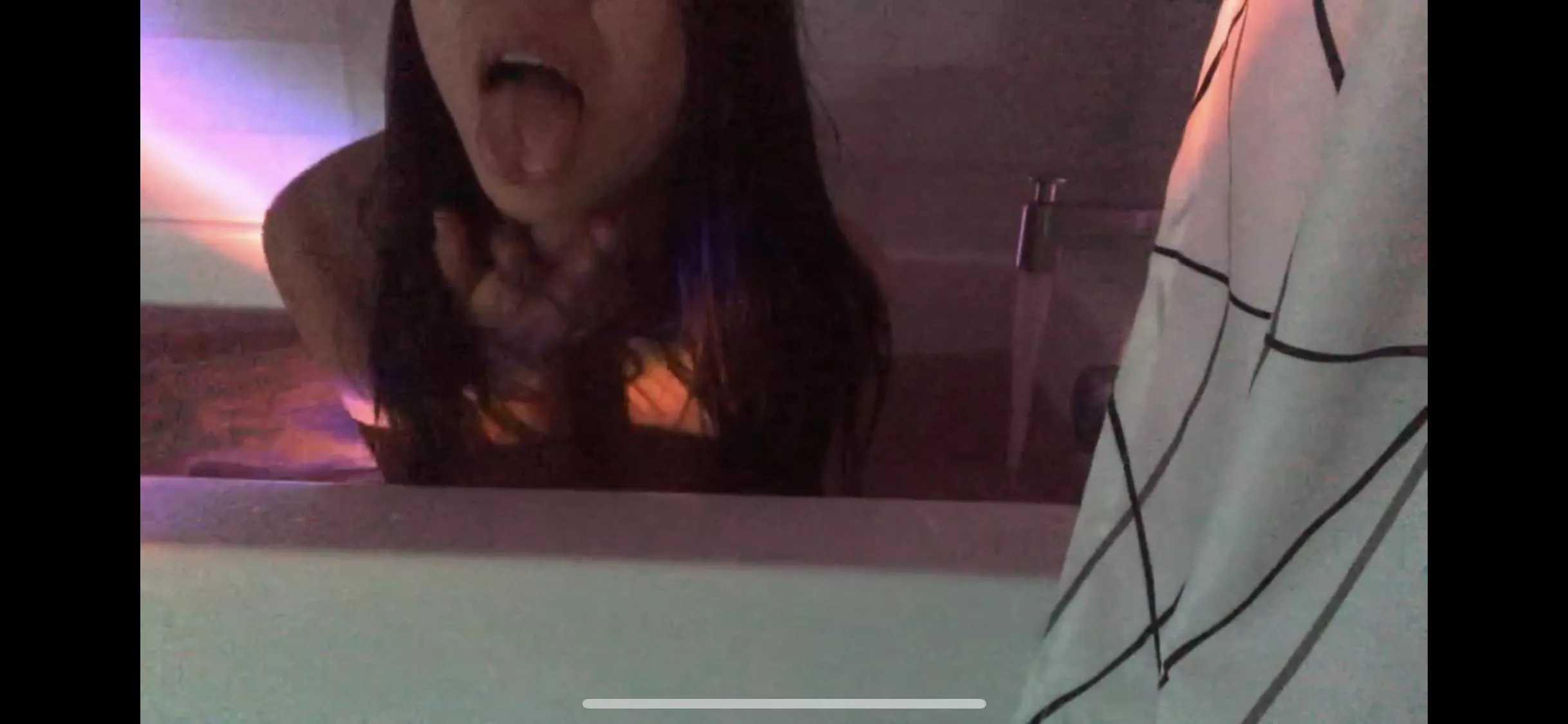 Come get wet with me?? 😈