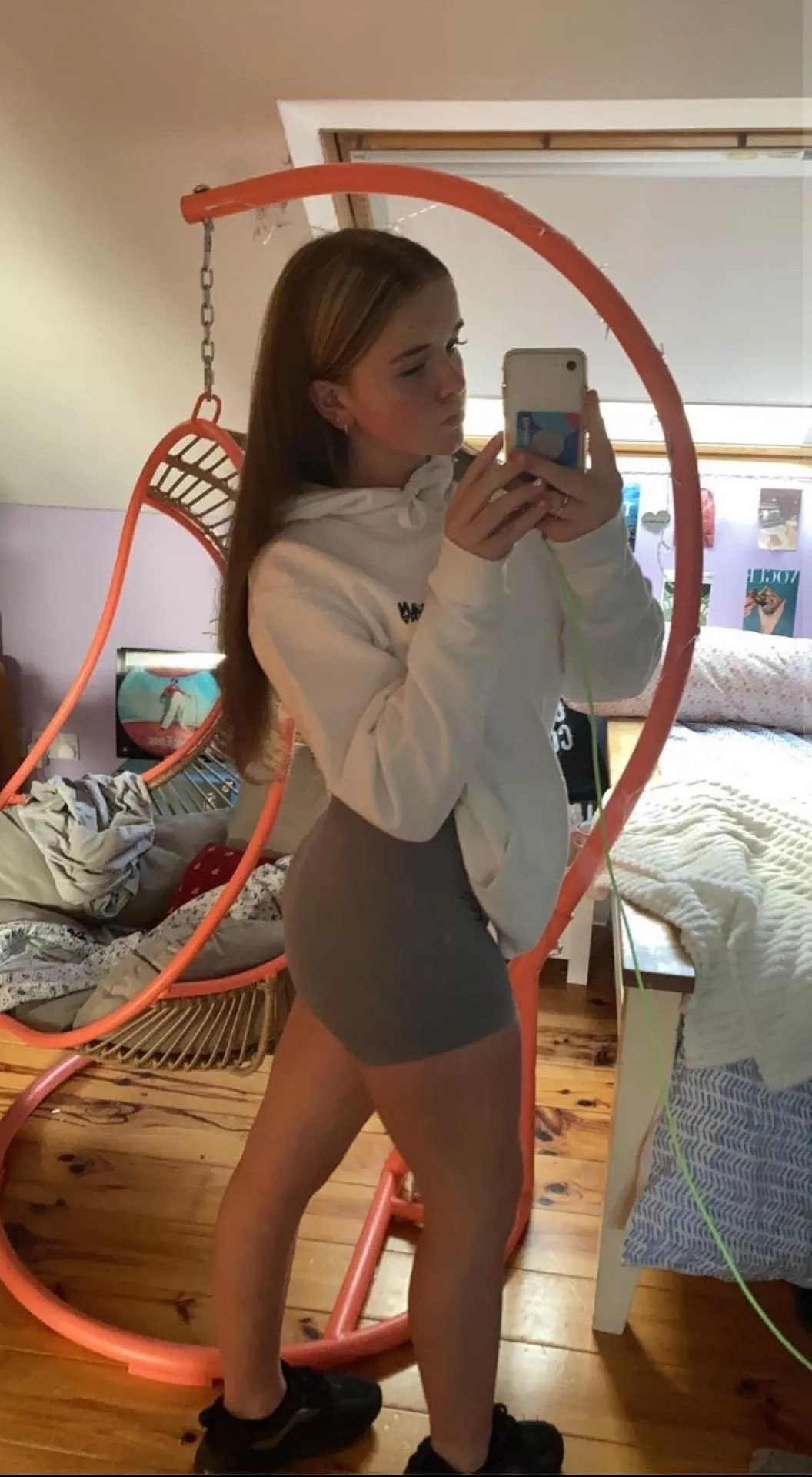 Dm me if ur interested in cumming all over my sister and sending a video