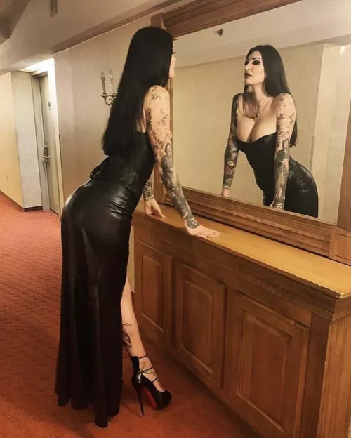 [domme]seeking for a new submissive slave to serve with me