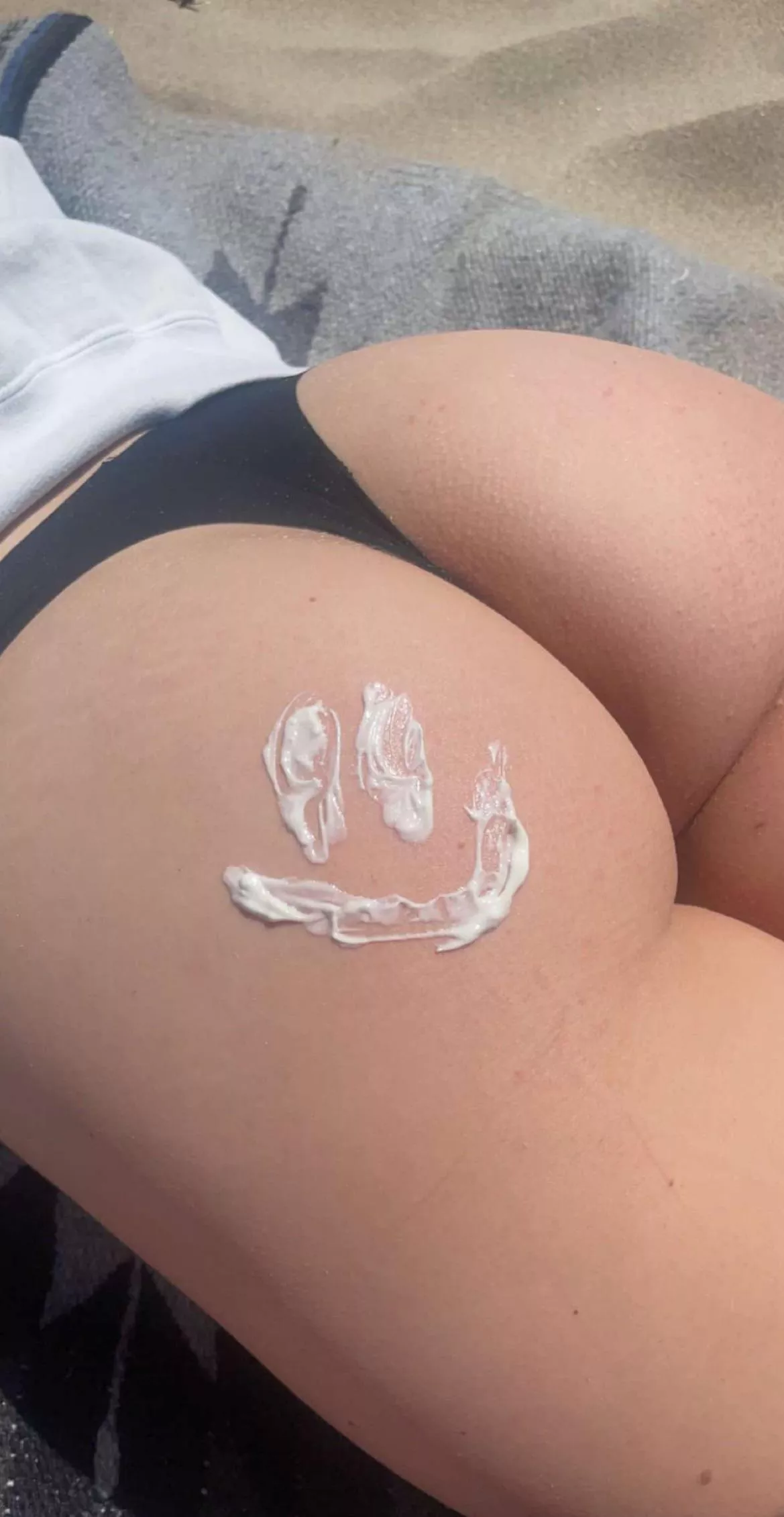 [f] i’m all smiles :)