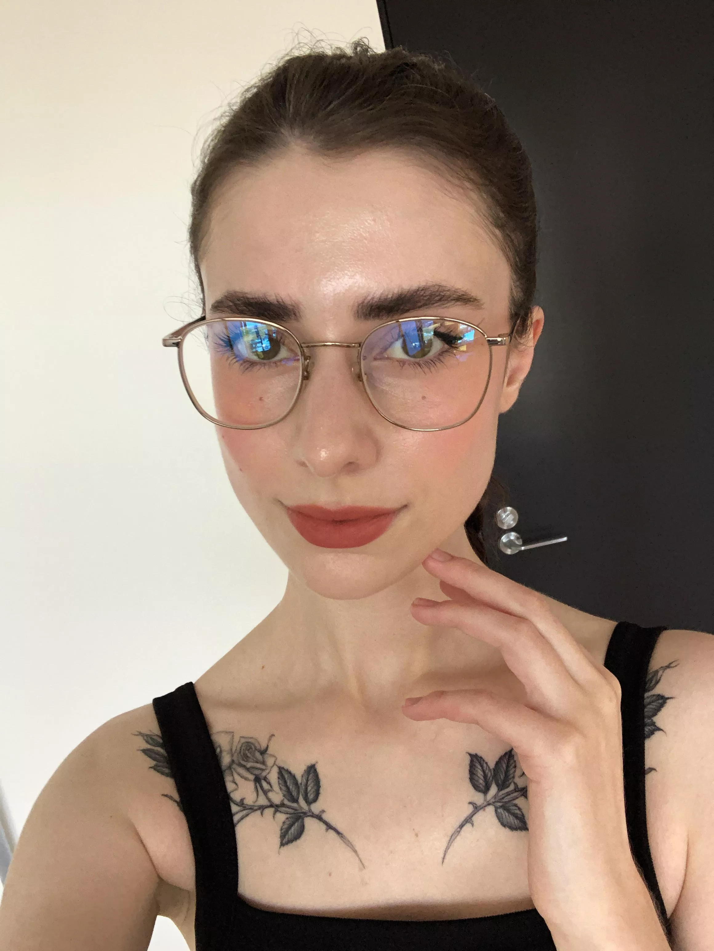 First time posting here! Pls say hi if u like goofy ass girls 🧌