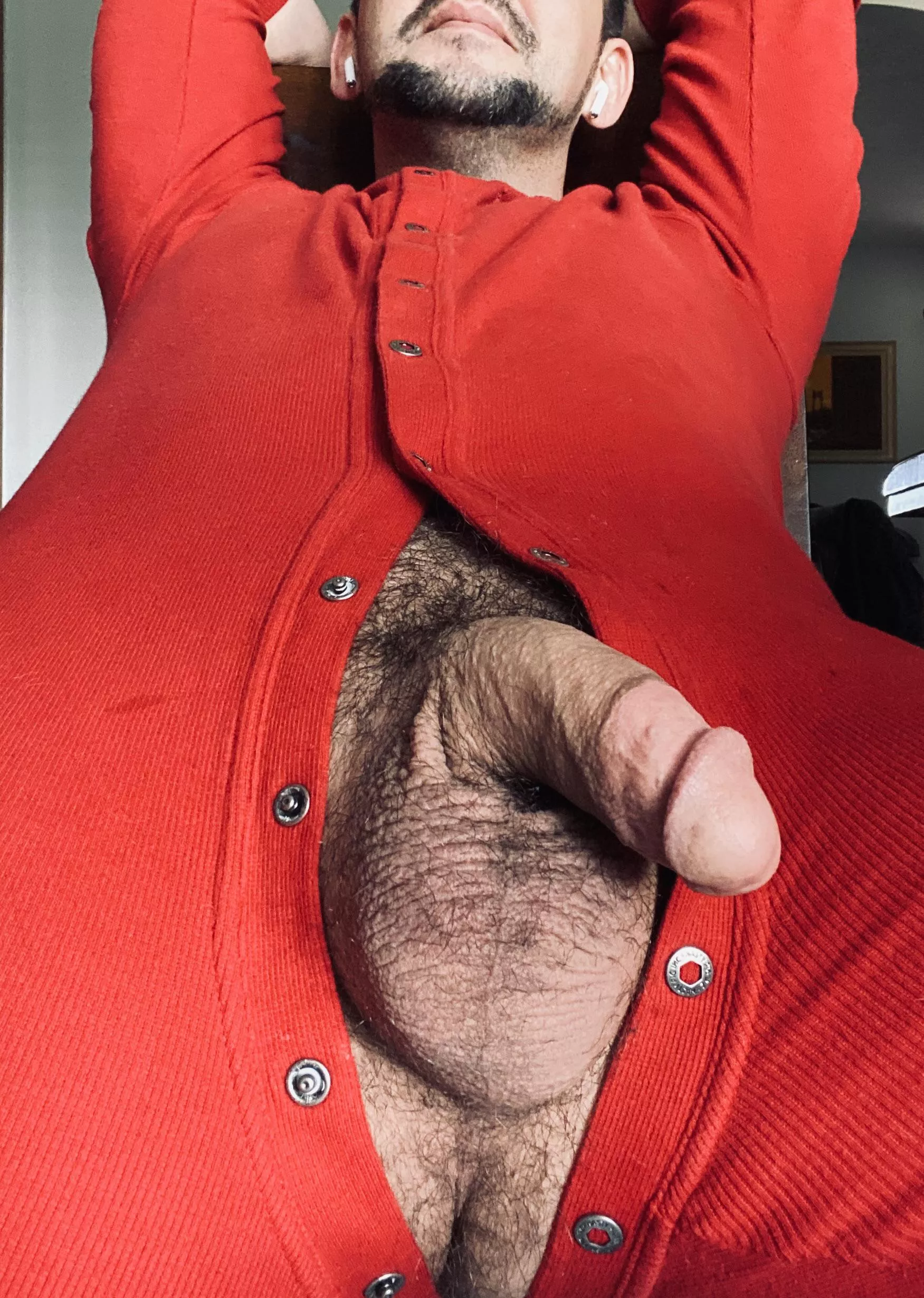 Happy Saturday, Reddit! Just giving you some easy access.. 😏