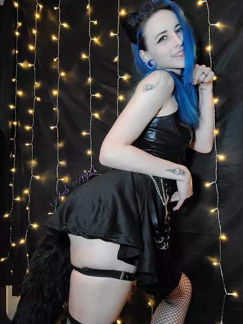 Head scratches while you're giving me backshots?😻