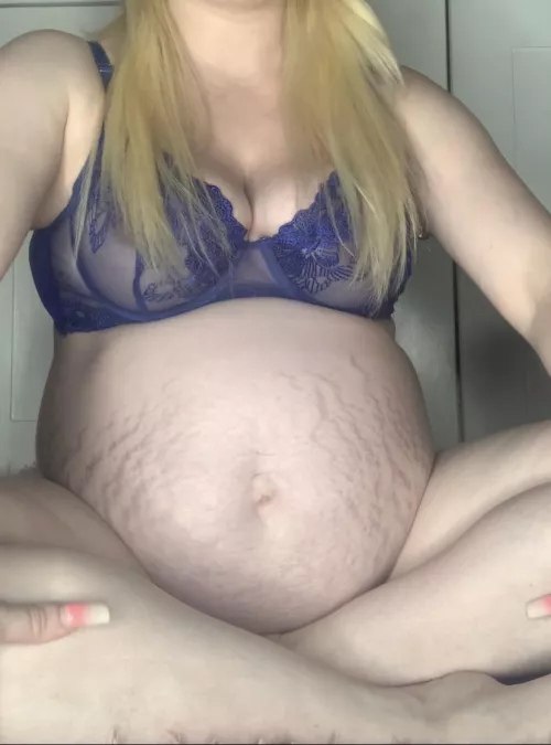I’m a pregnant little breeding slut! I hope you like my pic ❤️🥰