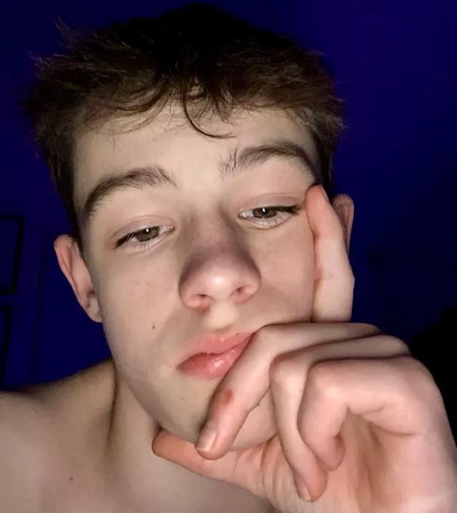 my college dorm gets soooo loud on Friday nights 🙉 guess I’ll join in since I can’t sleep now