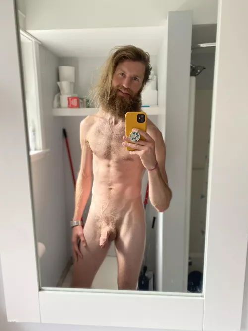 ooh who’s that sexy boy in the mirror
