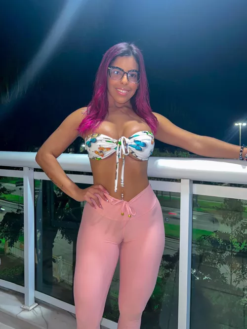 Pink girl in the night 😈😈