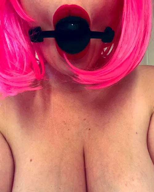 The best way to make me shut up 😏 Or can you think of something else? 😇🙊