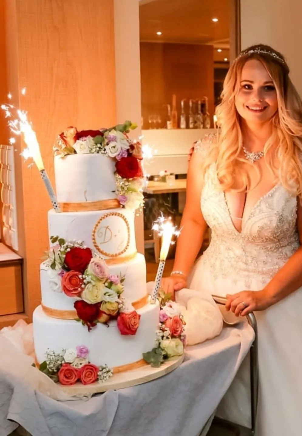 upvote if you want her nudes! 🥵🍒