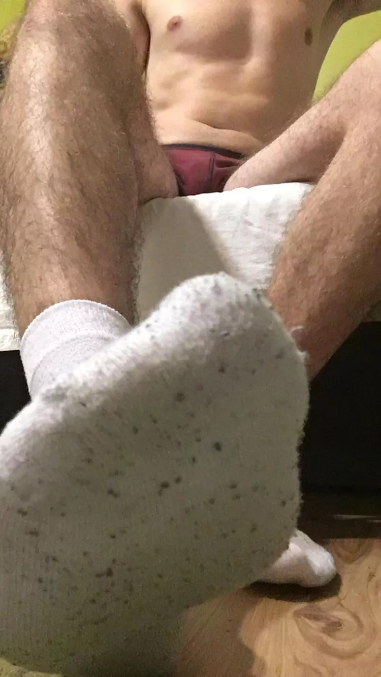 Worship my sweaty 🧦