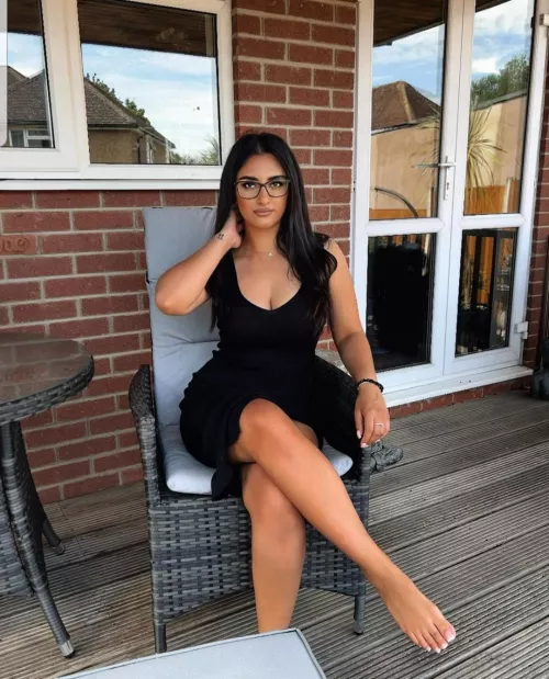 Would you let me suck my gf's toes while your fucking her ?