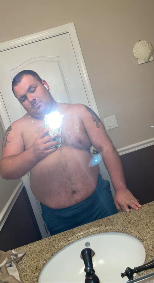 (19) looking for older masc men 😍