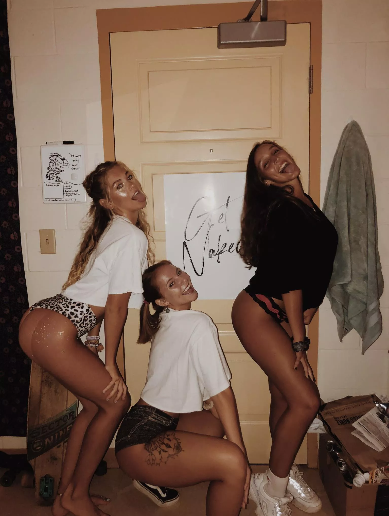 [3] Sign Don’t Lie