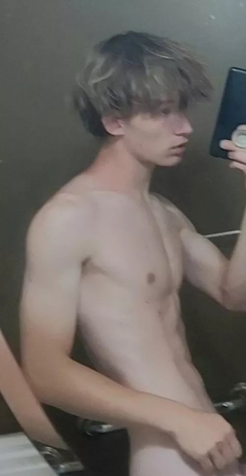 Is a twink with muscles ok?😅