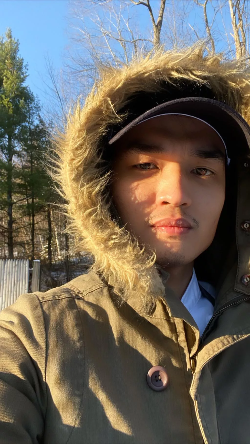 Just an asian stopping by, hi everyone 👀 maybe find a friend? 😅