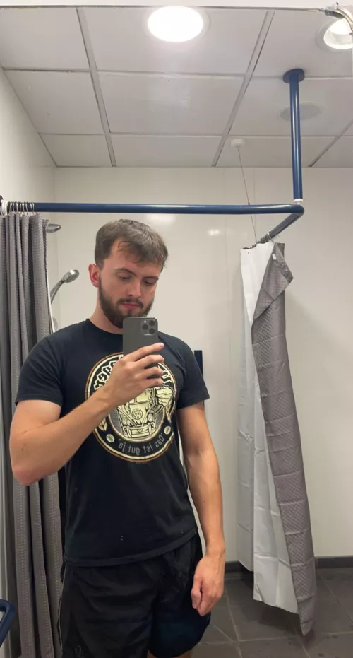 Lost my job, but had two interviews this week and got back in the gym, feeling positive :)